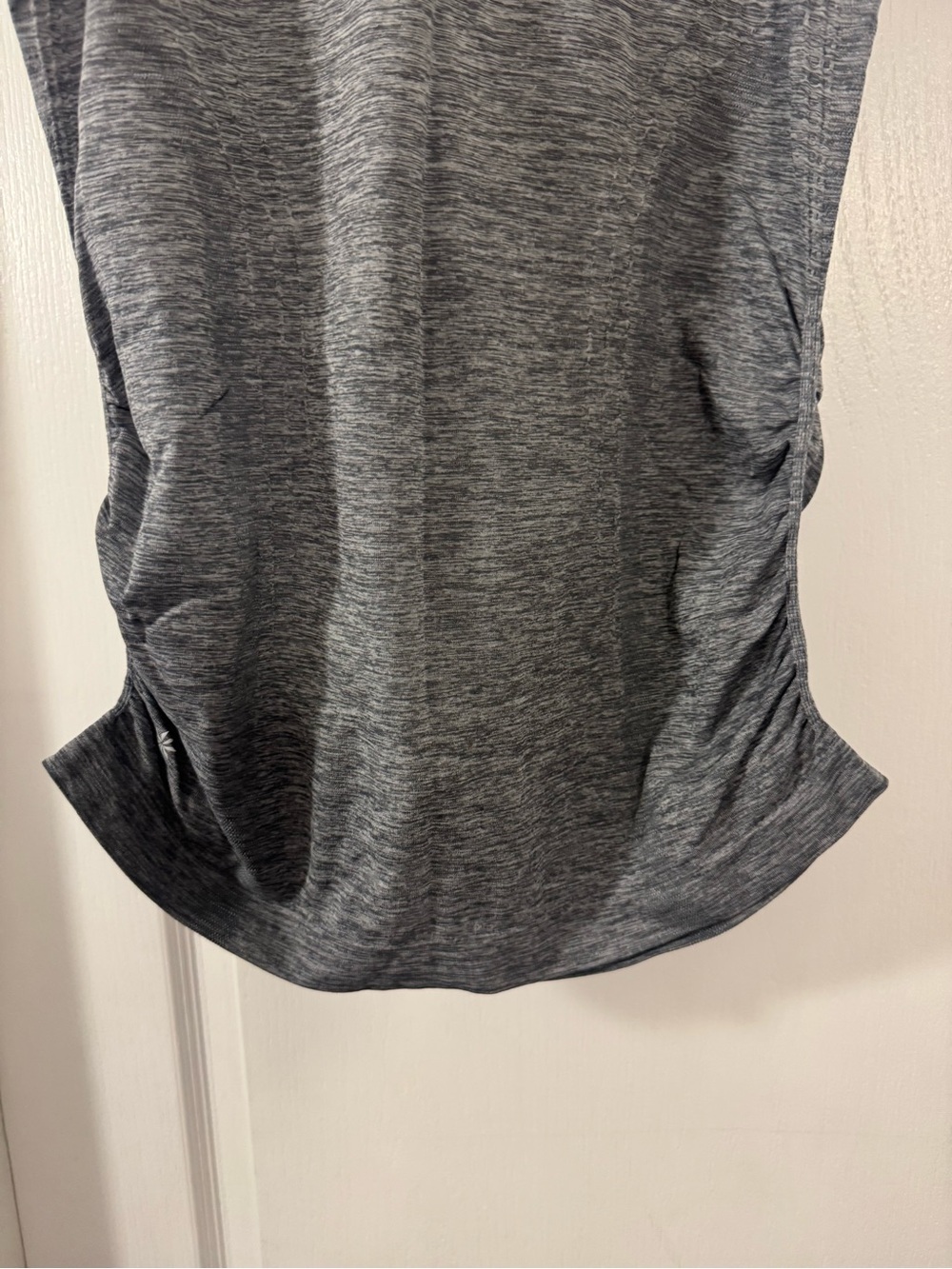 Athleta Ruched Heather Grey Short-Sleeve Performance Tee - Picture 4 of 8